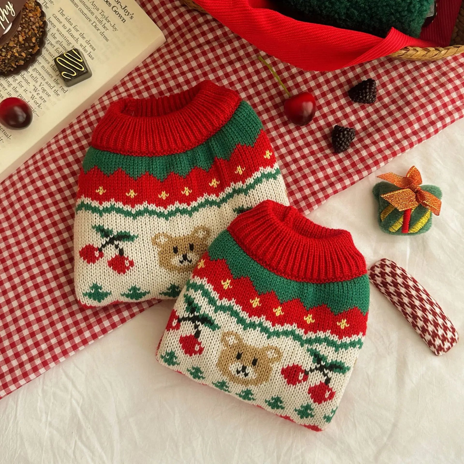 Tricot Pet Cherry Christmas